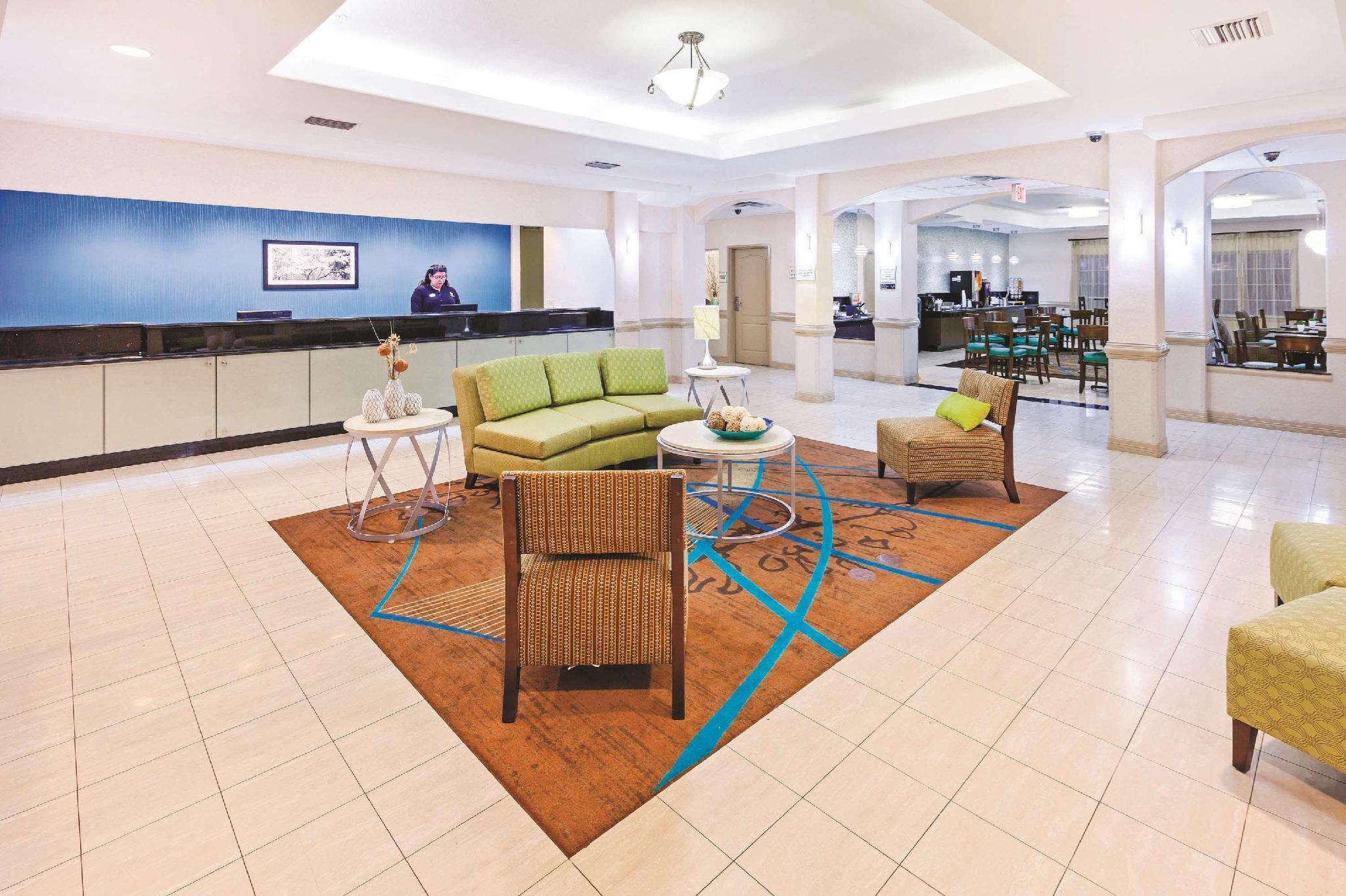 La Quinta By Wyndham Corpus Christi Airport Hotel Buitenkant foto