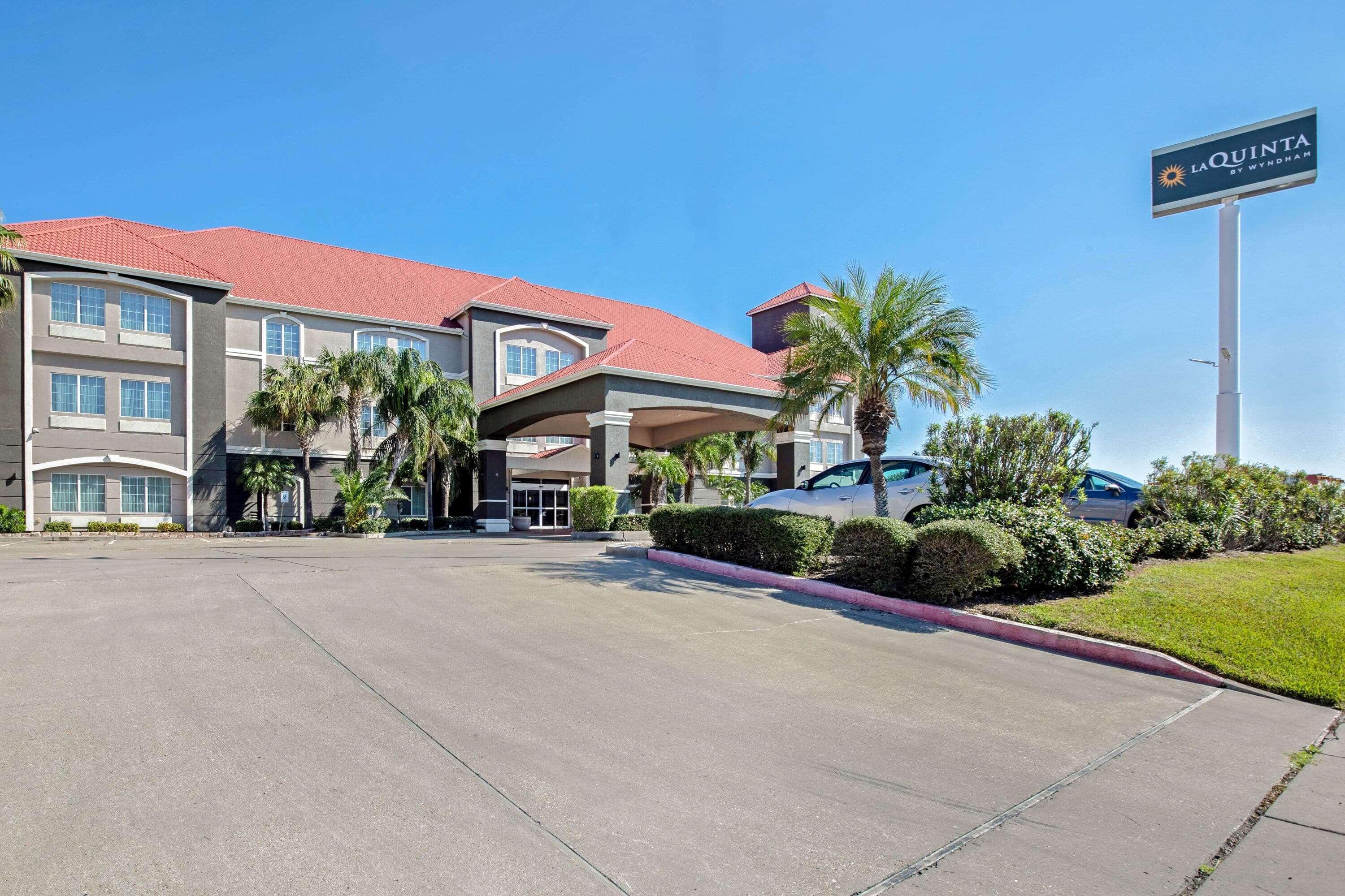 La Quinta By Wyndham Corpus Christi Airport Hotel Buitenkant foto